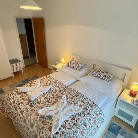 度假居 Ibolya Nyaralohaz Fonyód