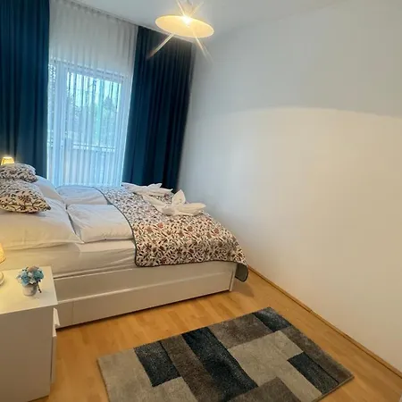 度假居 Ibolya Nyaralohaz *