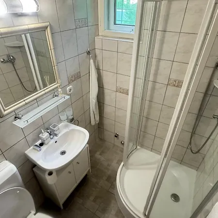 度假居 Ibolya Nyaralohaz *