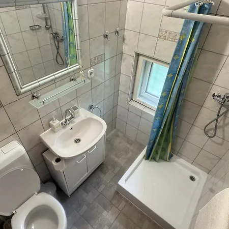 Ibolya Nyaralohaz 度假居 *