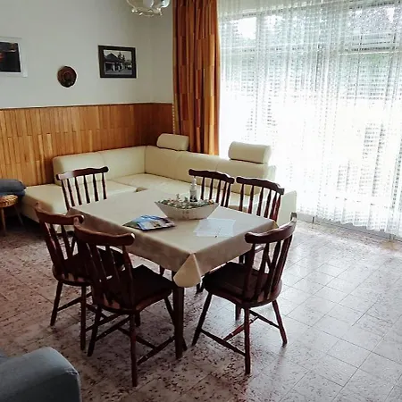 度假居 Ibolya Nyaralohaz *